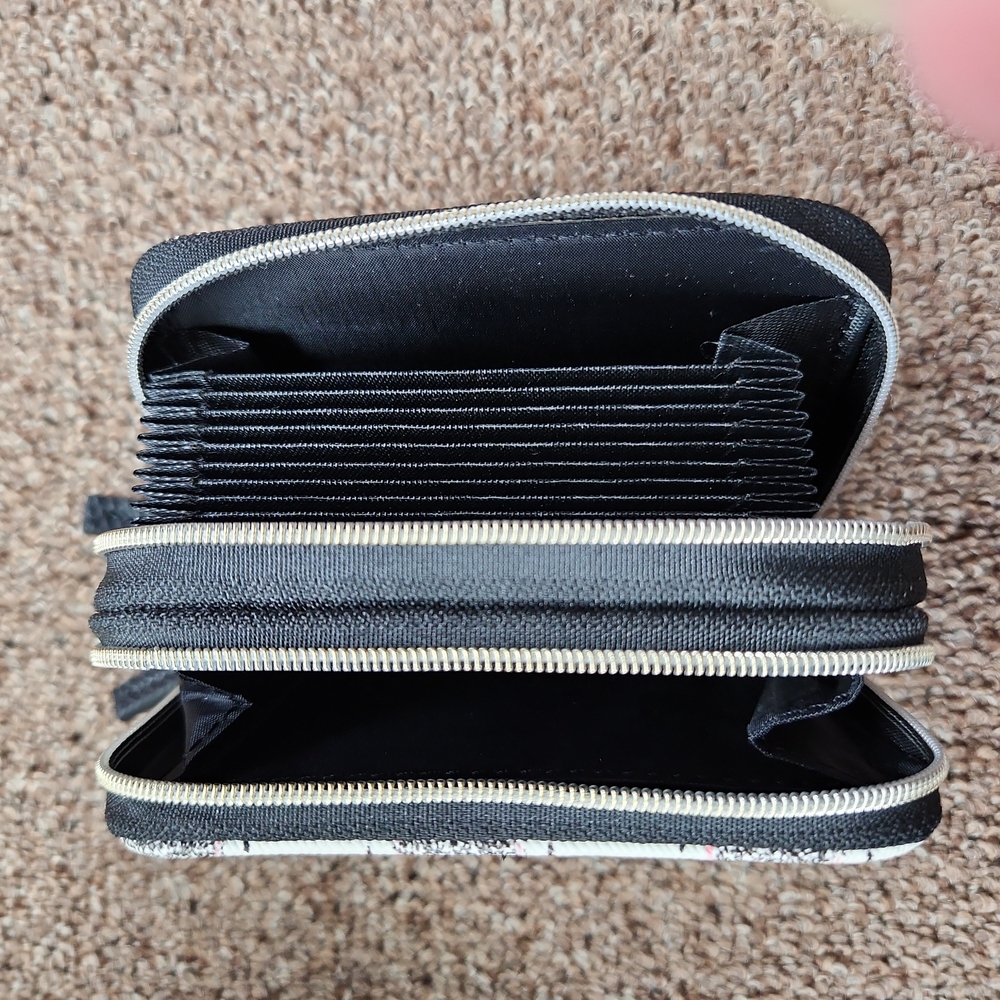 Wallet - Picture 10 of 15